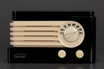 Deco Philco PT-36 Radio in Black Plaskon w/ Ivory Trim